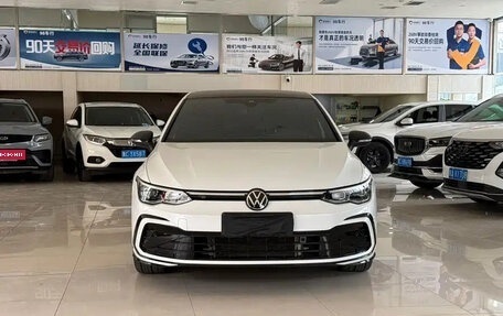 Volkswagen Golf VIII, 2022 год, 1 350 000 рублей, 2 фотография