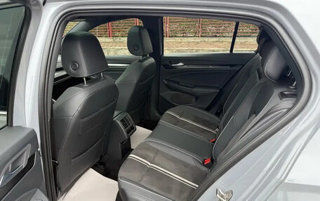 Volkswagen Golf VIII, 2022 год, 1 350 000 рублей, 19 фотография
