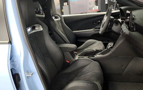 Hyundai Veloster II, 2021 год, 2 300 000 рублей, 8 фотография