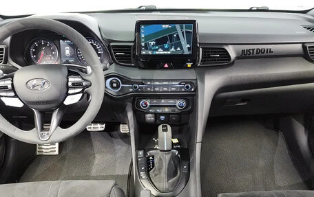Hyundai Veloster II, 2021 год, 2 300 000 рублей, 5 фотография