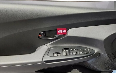 Hyundai Veloster II, 2021 год, 2 300 000 рублей, 15 фотография