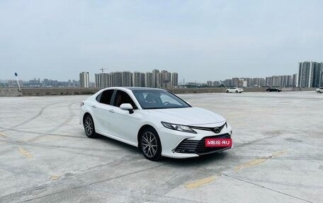 Toyota Camry, 2022 год, 2 350 000 рублей, 4 фотография
