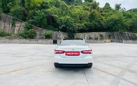 Toyota Camry, 2022 год, 2 350 000 рублей, 6 фотография
