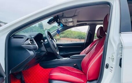 Toyota Camry, 2022 год, 2 350 000 рублей, 9 фотография