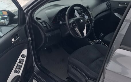 Hyundai Solaris II рестайлинг, 2014 год, 750 000 рублей, 7 фотография