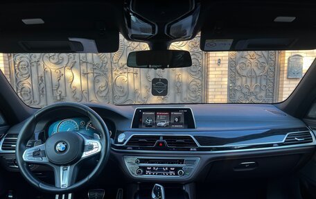 BMW 7 серия, 2017 год, 4 090 000 рублей, 23 фотография