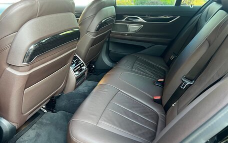 BMW 7 серия, 2017 год, 4 090 000 рублей, 21 фотография
