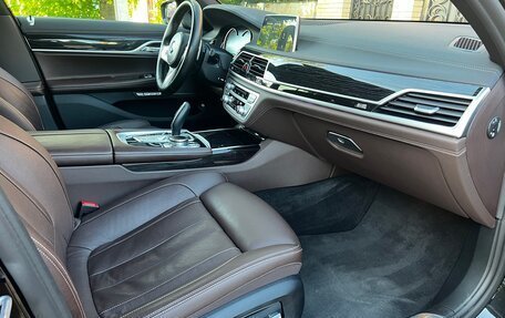 BMW 7 серия, 2017 год, 4 090 000 рублей, 29 фотография