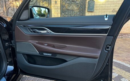 BMW 7 серия, 2017 год, 4 090 000 рублей, 27 фотография