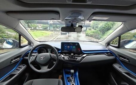 Toyota C-HR I рестайлинг, 2022 год, 1 900 000 рублей, 16 фотография