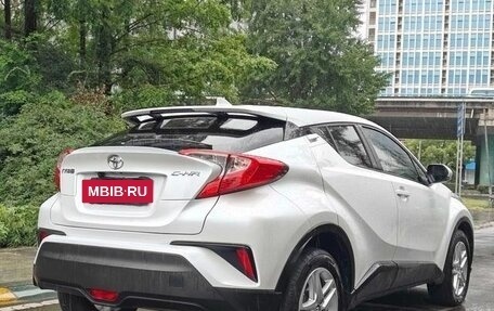 Toyota C-HR I рестайлинг, 2022 год, 1 900 000 рублей, 7 фотография