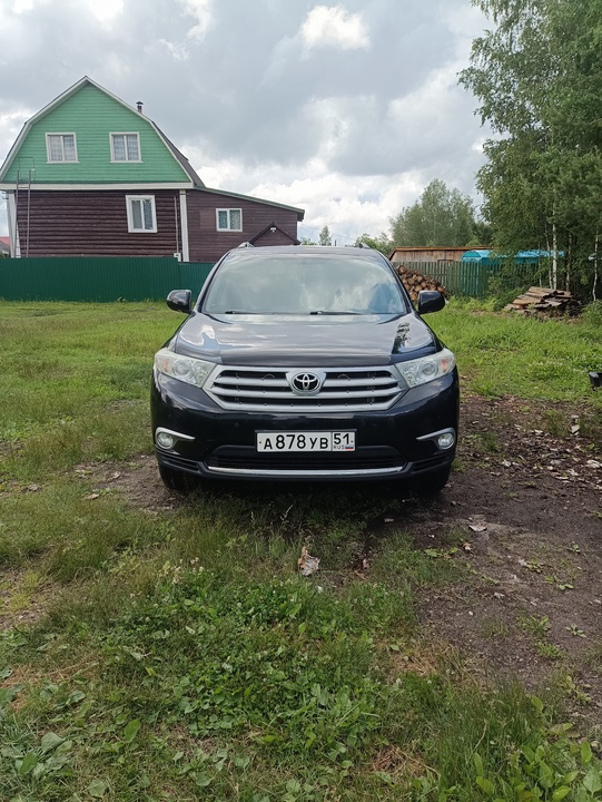 Toyota Highlander II рестайлинг, 2013 год, 2 200 000 рублей, 4 фотография