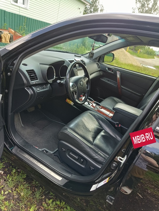 Toyota Highlander II рестайлинг, 2013 год, 2 200 000 рублей, 5 фотография