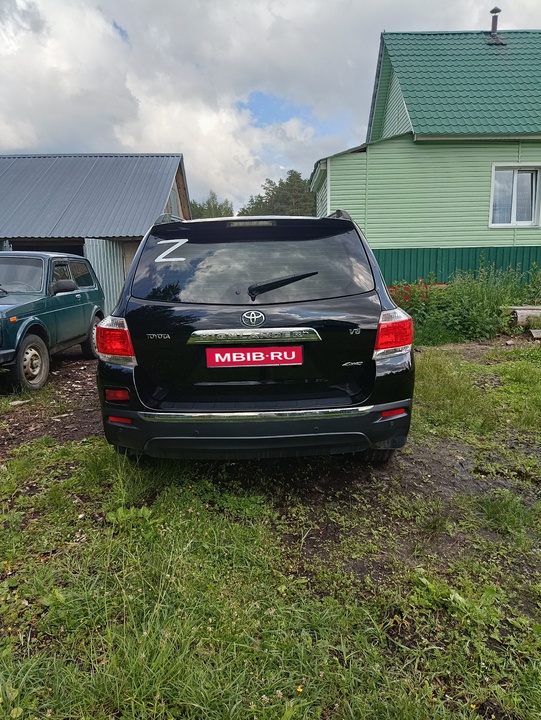 Toyota Highlander II рестайлинг, 2013 год, 2 200 000 рублей, 3 фотография