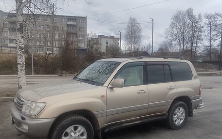 Toyota Land Cruiser 100 рестайлинг 2, 2006 год, 1 860 000 рублей, 2 фотография