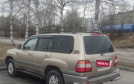 Toyota Land Cruiser 100 рестайлинг 2, 2006 год, 1 860 000 рублей, 3 фотография