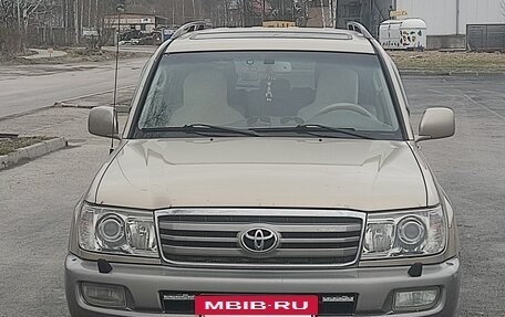 Toyota Land Cruiser 100 рестайлинг 2, 2006 год, 1 860 000 рублей, 4 фотография