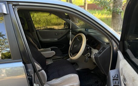 Toyota Kluger I, 2001 год, 1 100 000 рублей, 5 фотография