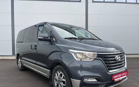 Hyundai H-1 II рестайлинг, 2019 год, 2 872 000 рублей, 2 фотография