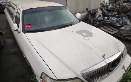 Lincoln Town Car III рестайлинг, 2004 год, 199 000 рублей, 1 фотография