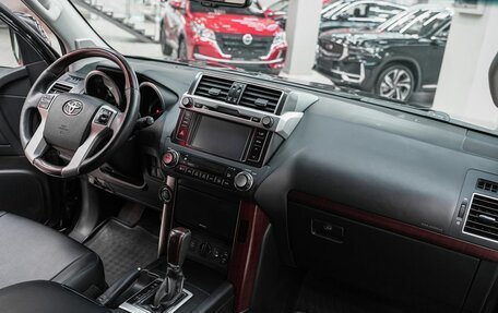 Toyota Land Cruiser Prado 150 рестайлинг 2, 2014 год, 2 999 000 рублей, 12 фотография