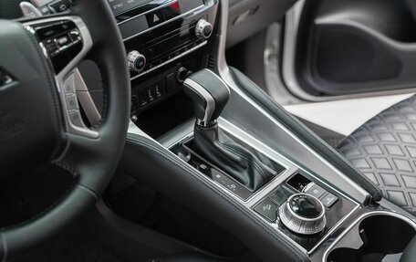 Mitsubishi Montero Sport, 2022 год, 3 799 000 рублей, 13 фотография
