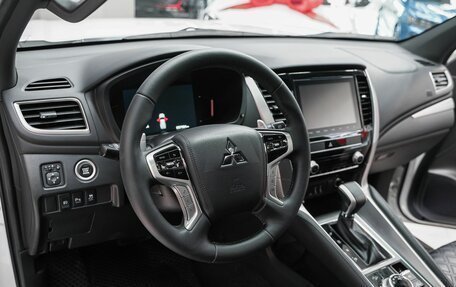 Mitsubishi Montero Sport, 2022 год, 3 799 000 рублей, 12 фотография