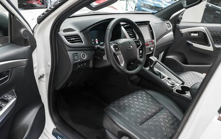 Mitsubishi Montero Sport, 2022 год, 3 799 000 рублей, 7 фотография