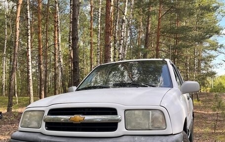 Chevrolet Tracker II, 2001 год, 330 000 рублей, 2 фотография