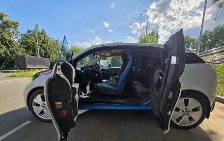 BMW i3 I01 рестайлинг, 2017 год, 1 950 000 рублей, 13 фотография
