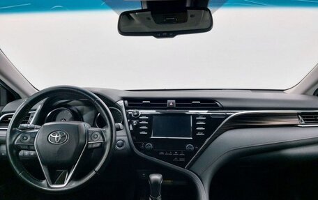Toyota Camry, 2020 год, 2 390 000 рублей, 11 фотография