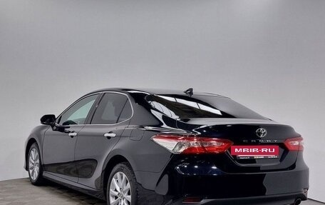 Toyota Camry, 2020 год, 2 390 000 рублей, 7 фотография