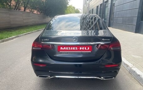 Mercedes-Benz E-Класс, 2021 год, 4 000 000 рублей, 4 фотография