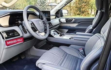 Lincoln Navigator, 2022 год, 14 000 000 рублей, 8 фотография