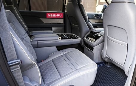 Lincoln Navigator, 2022 год, 14 000 000 рублей, 9 фотография