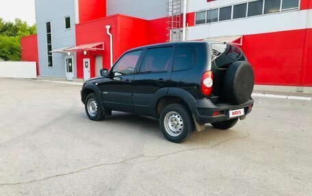 Chevrolet Niva I рестайлинг, 2017 год, 850 000 рублей, 3 фотография