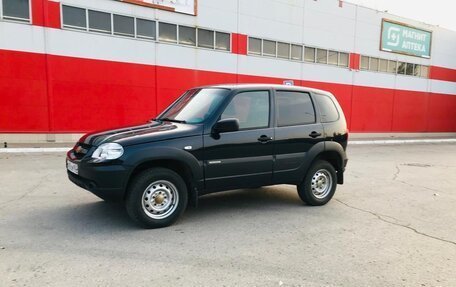Chevrolet Niva I рестайлинг, 2017 год, 850 000 рублей, 5 фотография