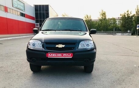 Chevrolet Niva I рестайлинг, 2017 год, 850 000 рублей, 2 фотография