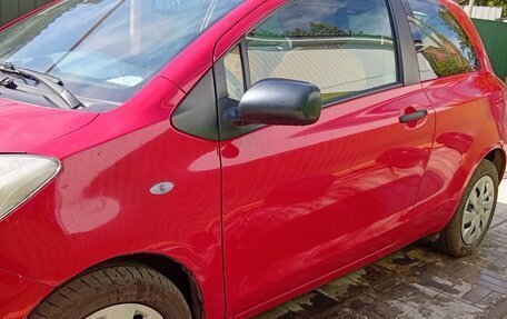 Toyota Yaris III рестайлинг, 2010 год, 600 000 рублей, 2 фотография
