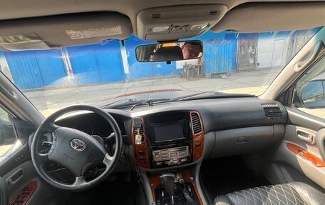 Toyota Land Cruiser 100 рестайлинг 2, 2003 год, 2 400 000 рублей, 7 фотография