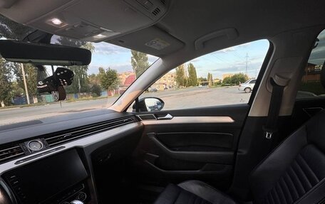Volkswagen Passat B8 рестайлинг, 2018 год, 2 199 000 рублей, 16 фотография