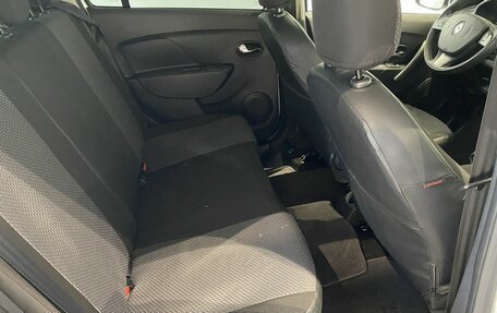 Renault Logan II, 2017 год, 689 000 рублей, 11 фотография