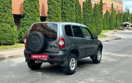 Chevrolet Niva I рестайлинг, 2009 год, 350 000 рублей, 4 фотография