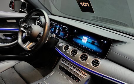 Mercedes-Benz E-Класс, 2022 год, 5 350 000 рублей, 27 фотография