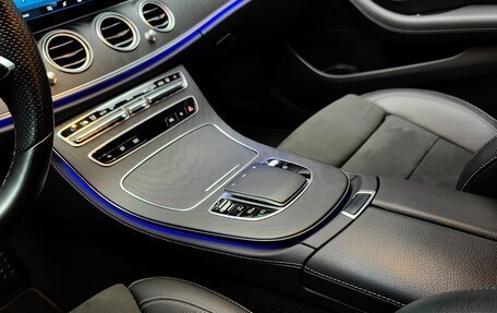 Mercedes-Benz E-Класс, 2022 год, 5 350 000 рублей, 32 фотография