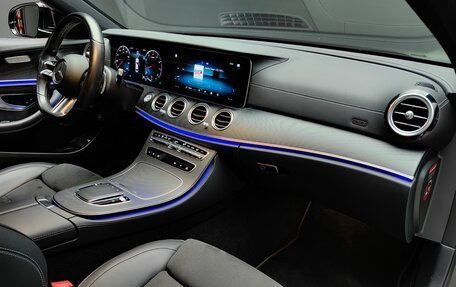 Mercedes-Benz E-Класс, 2022 год, 5 350 000 рублей, 26 фотография