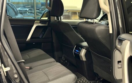 Toyota Land Cruiser Prado 150 рестайлинг 2, 2018 год, 4 399 000 рублей, 13 фотография