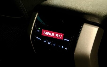 Toyota Land Cruiser Prado 150 рестайлинг 2, 2018 год, 4 399 000 рублей, 11 фотография