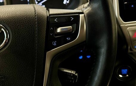 Toyota Land Cruiser Prado 150 рестайлинг 2, 2018 год, 4 399 000 рублей, 22 фотография