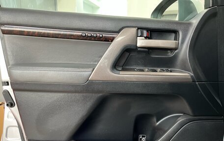 Toyota Land Cruiser 200, 2008 год, 3 600 000 рублей, 34 фотография